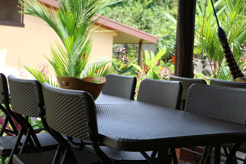 Aunty Arenal Lodge 24/50