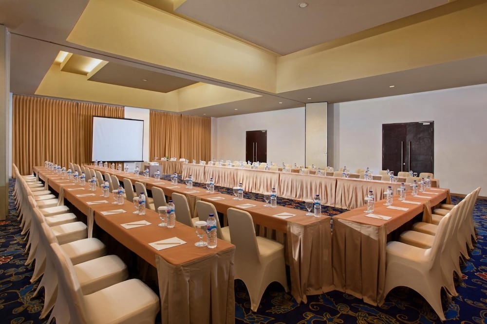 Hotel Santika Banyuwangi 41/50