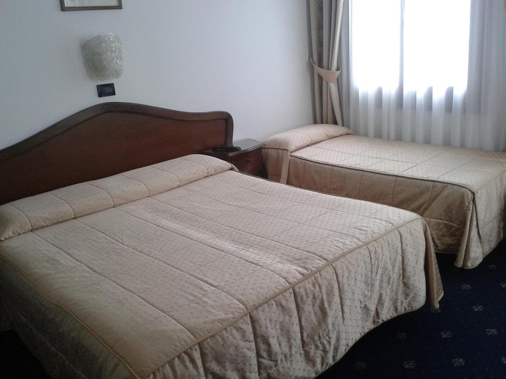 Hotel Cristallo 12/50