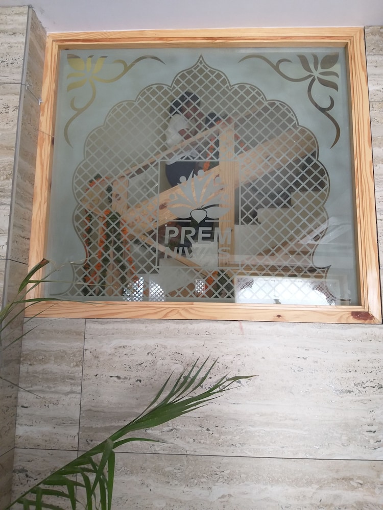 Prem Niwas 26/28