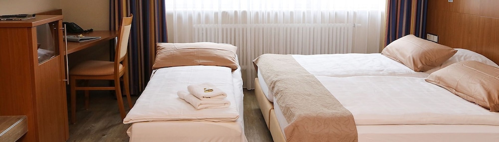 HOTEL LINDLEINSMUHLE 38/61