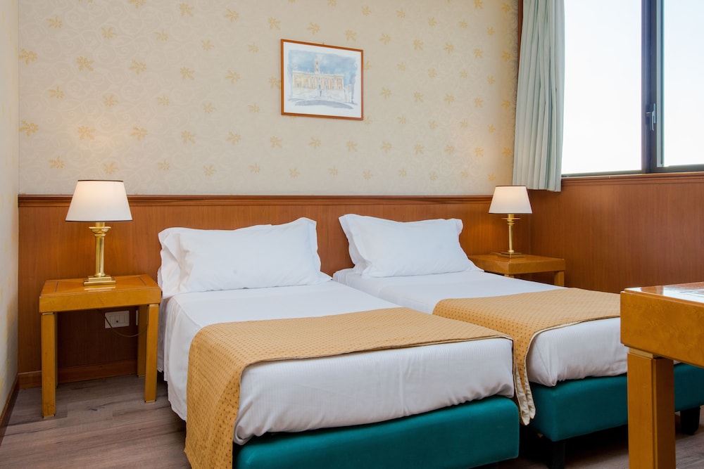 Hotel The Brand 8/64