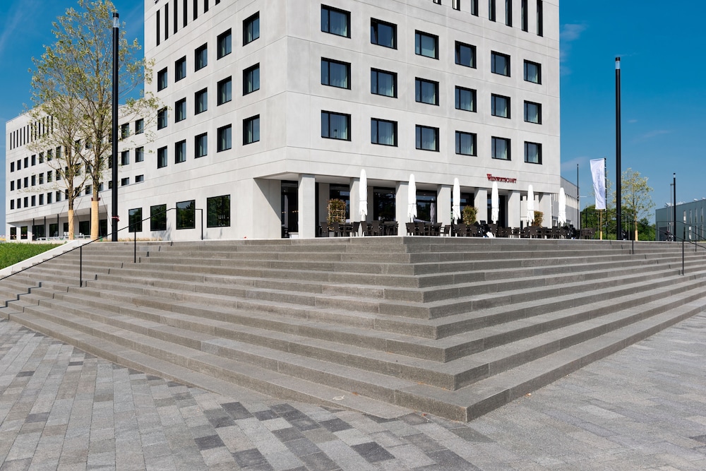 Vienna House by Wyndham Ernst Leitz Wetzlar 5/66