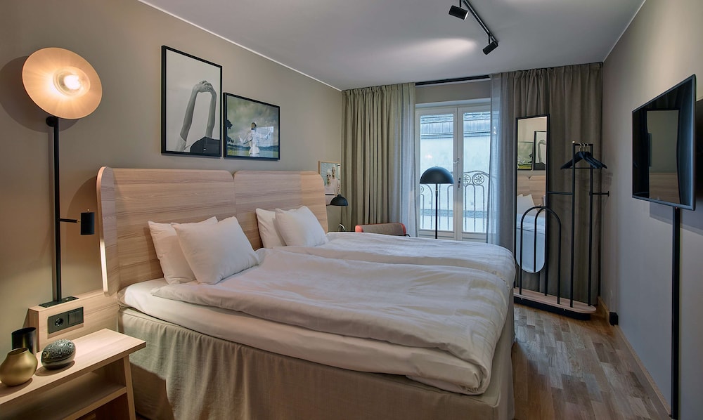 SUPERIOR, TWIN BEDS