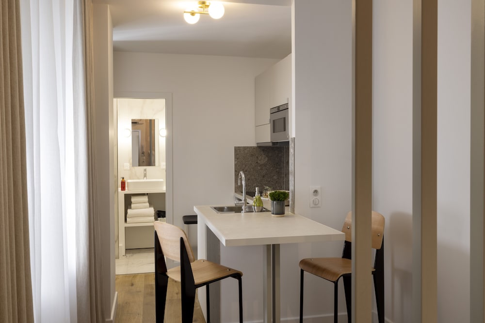 Yuna Blanche Serviced Apartments 58/71
