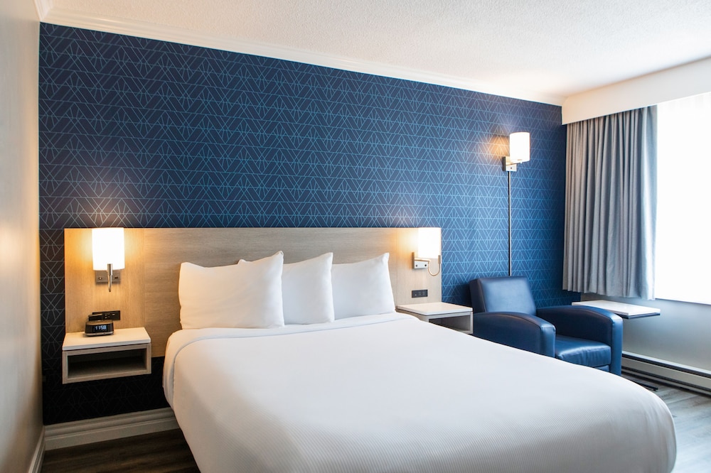 Fredericton Inn 18/65