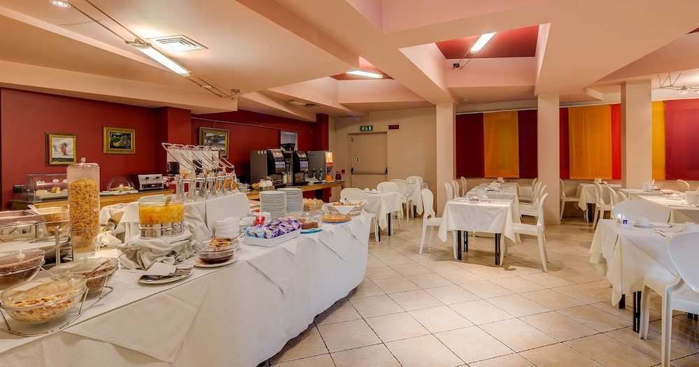Art & Hotel Aeroporto 35/41