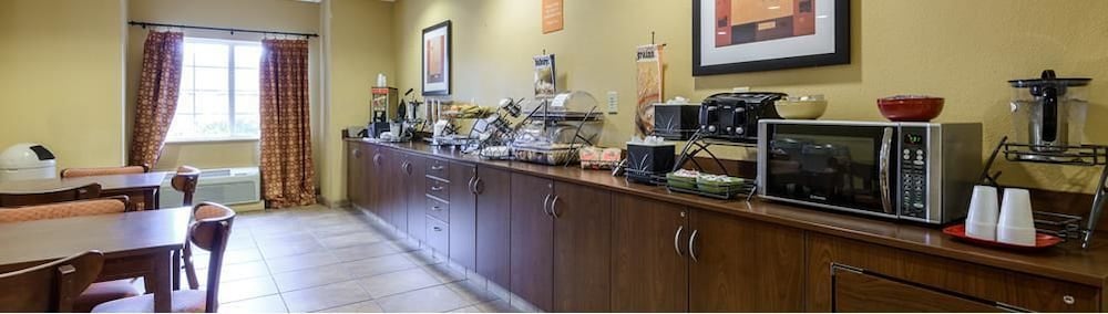 Microtel Inn Suites By Wyndham Greenville University Med 30/44