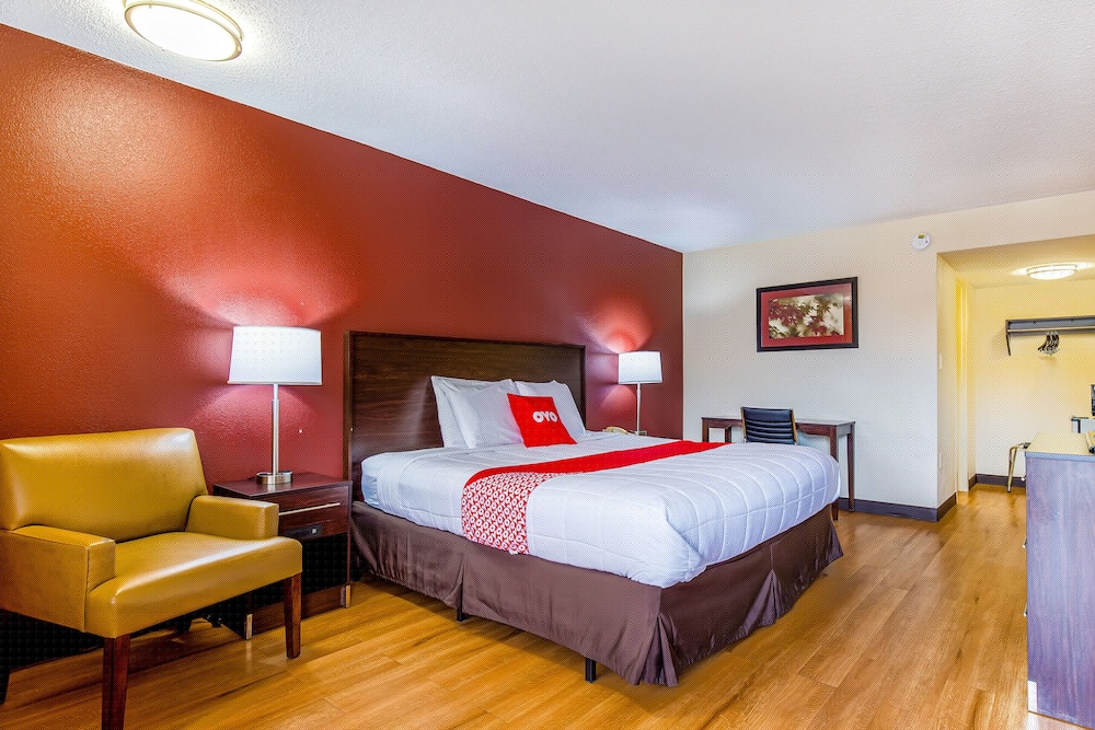 Americas Best Value Inn Moline 13/41