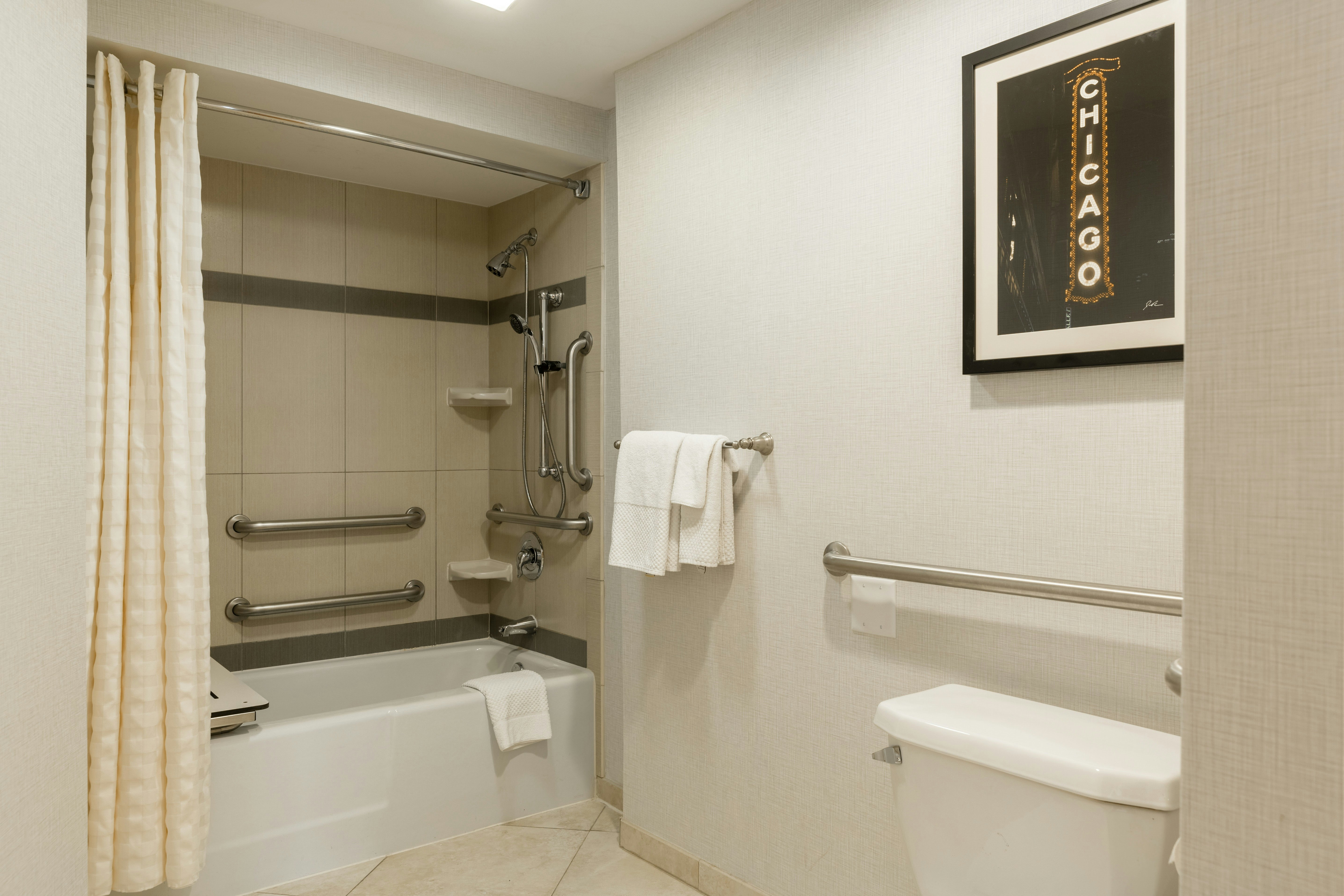 Hilton Chicago/Oak Lawn 76/76