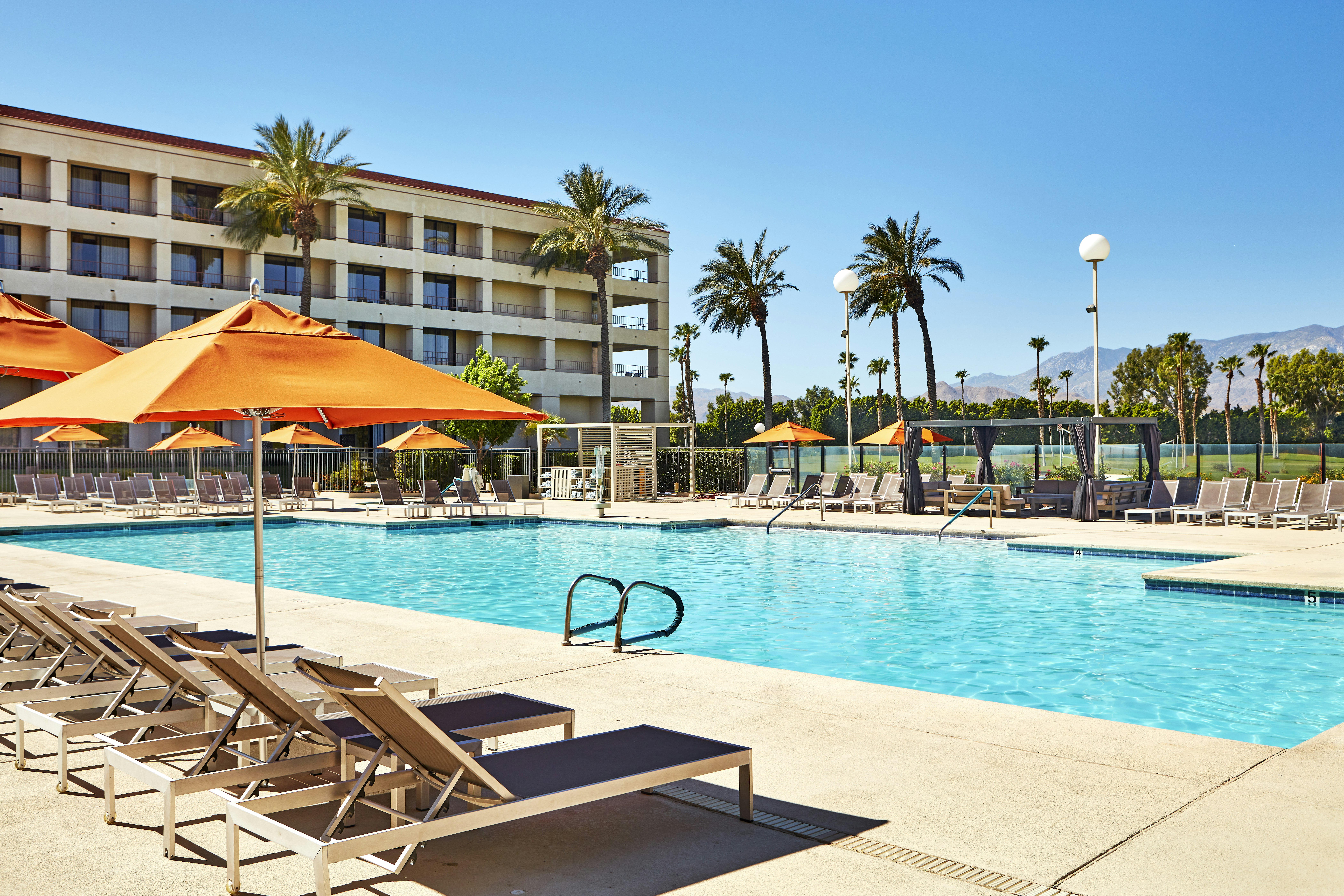Doubletree By Hilton Golf Resort Palm Springs 71/81