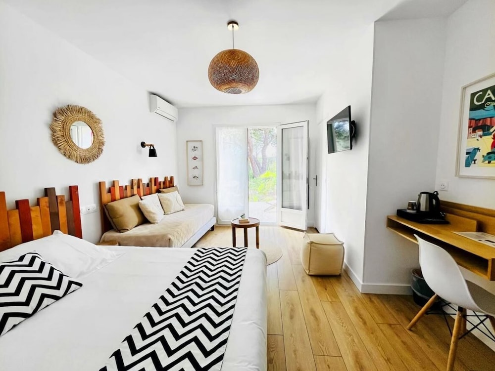 Comfort, Triple, Queen Bed, Terrace, Garden Area