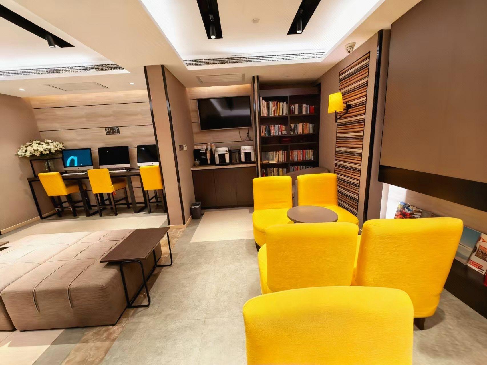Homeinn Plus (Beijing Zhongguancun Wudaokou) 25/42