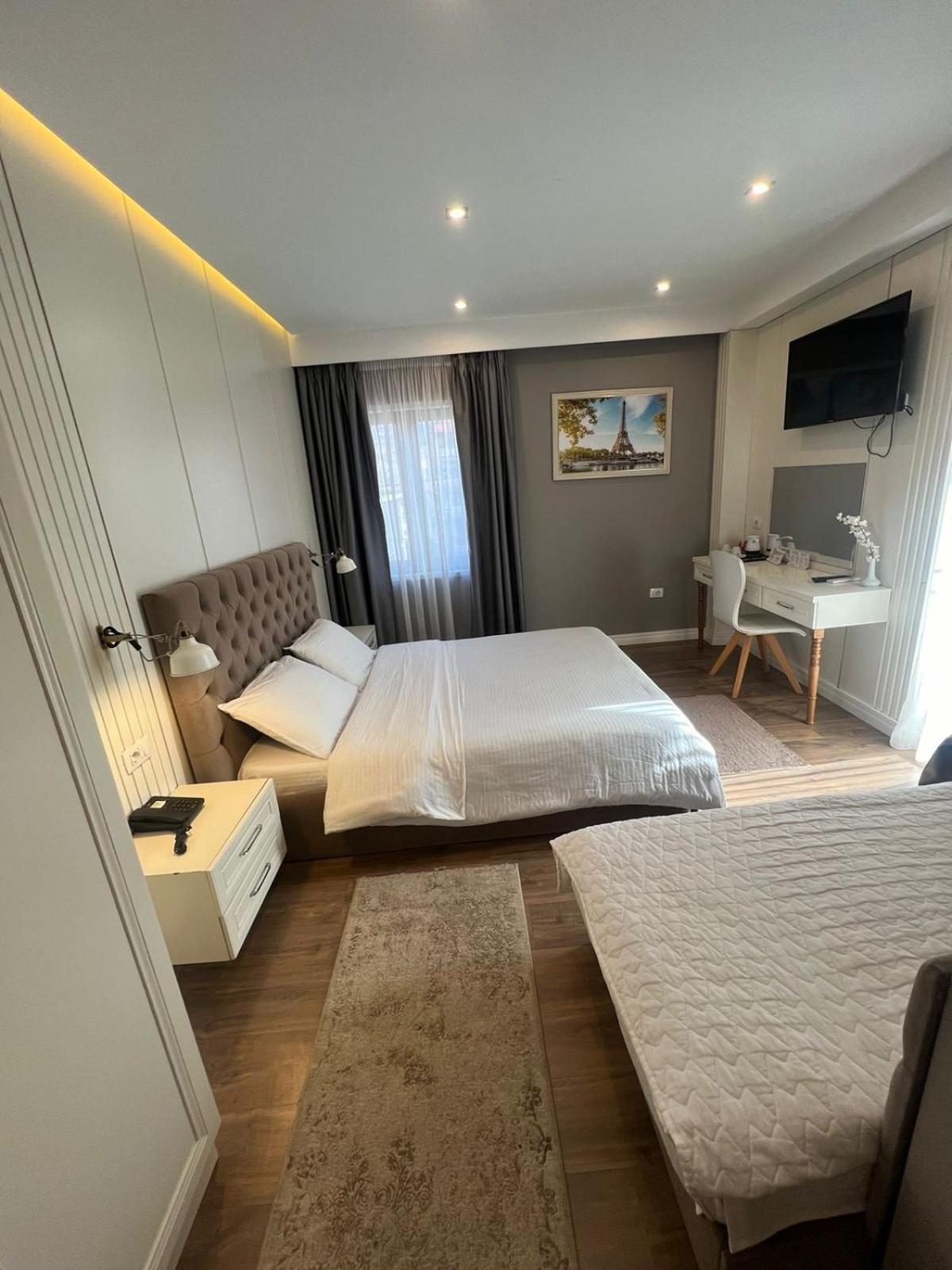 Hotel Romeo 20/59