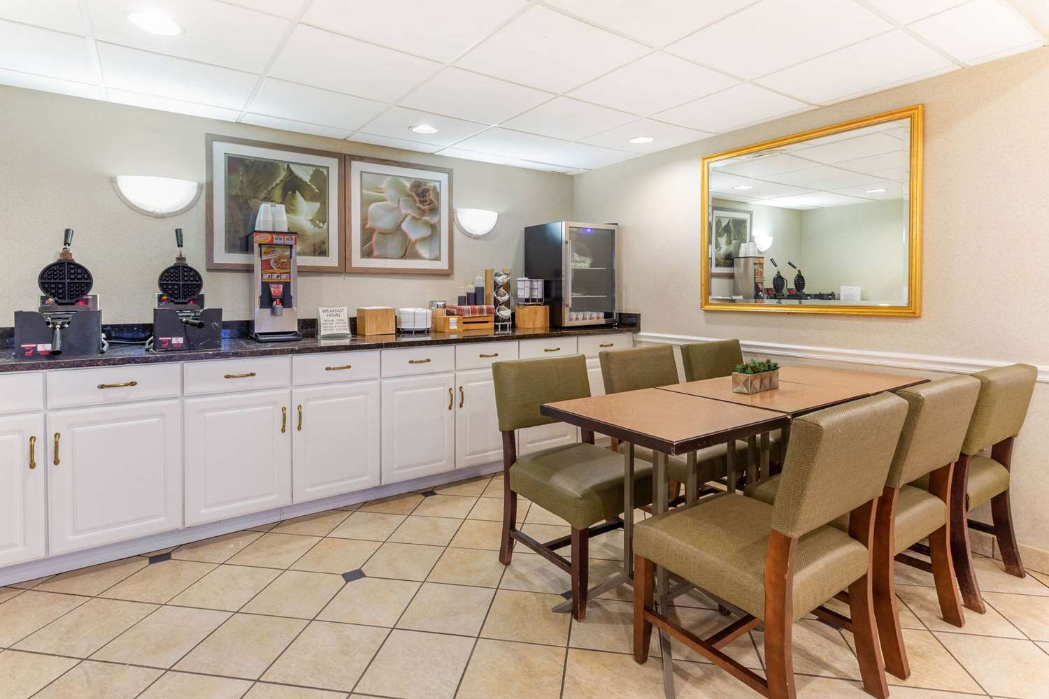 La Quinta Inn & Suites By Wyndham Chicago Gurnee 37/51