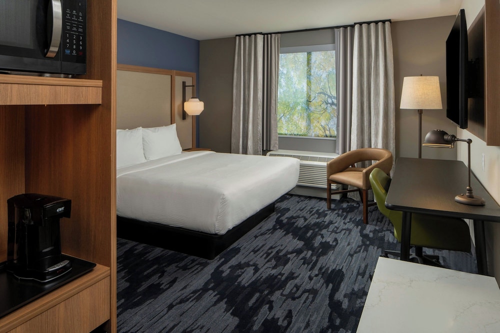 Room, King Bed, City View