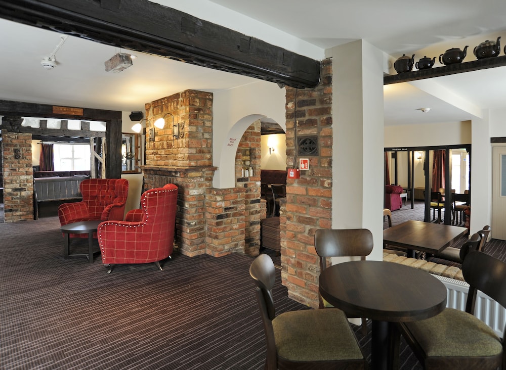 The Red Lion 55/76