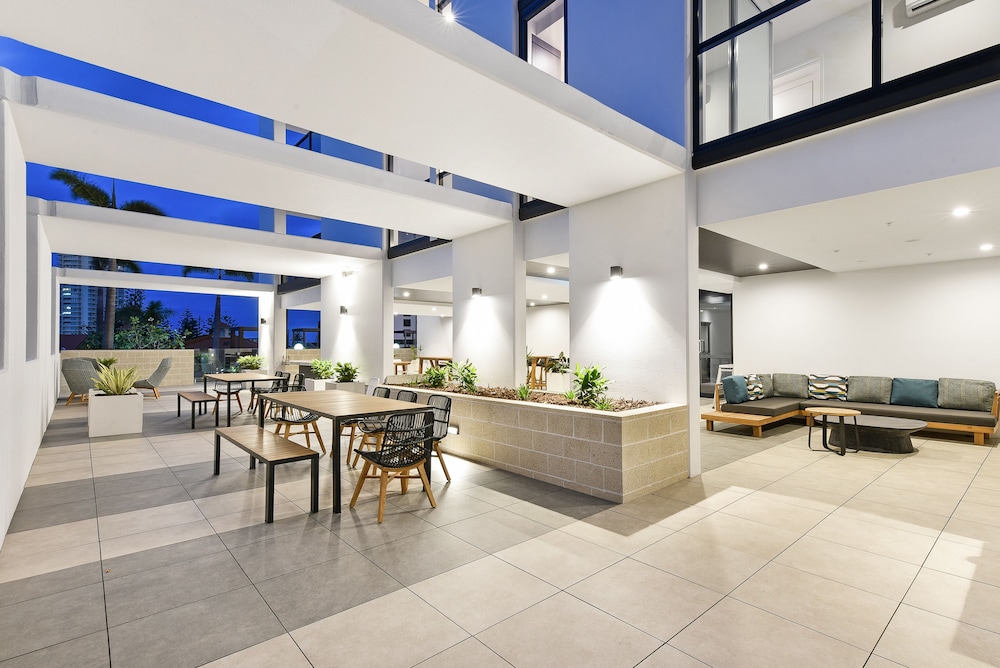 Qube Broadbeach 35/50