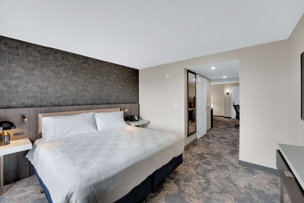 Evolution, Suite, King Bed