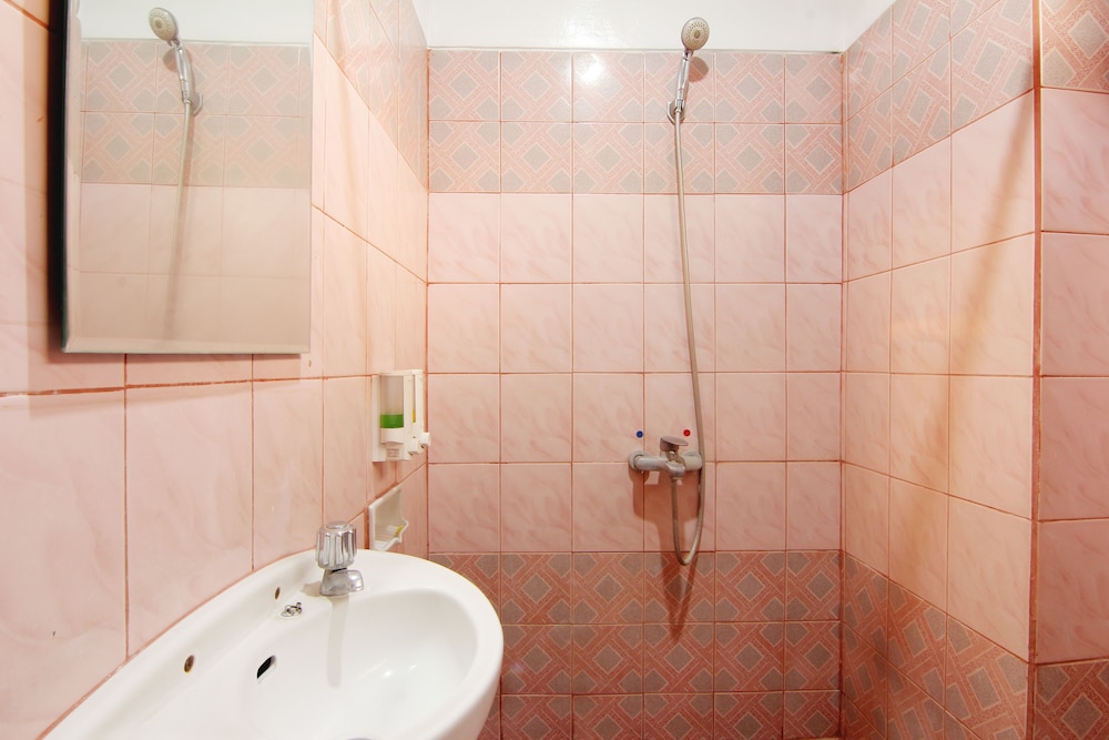 Lingga Hotel 35/37