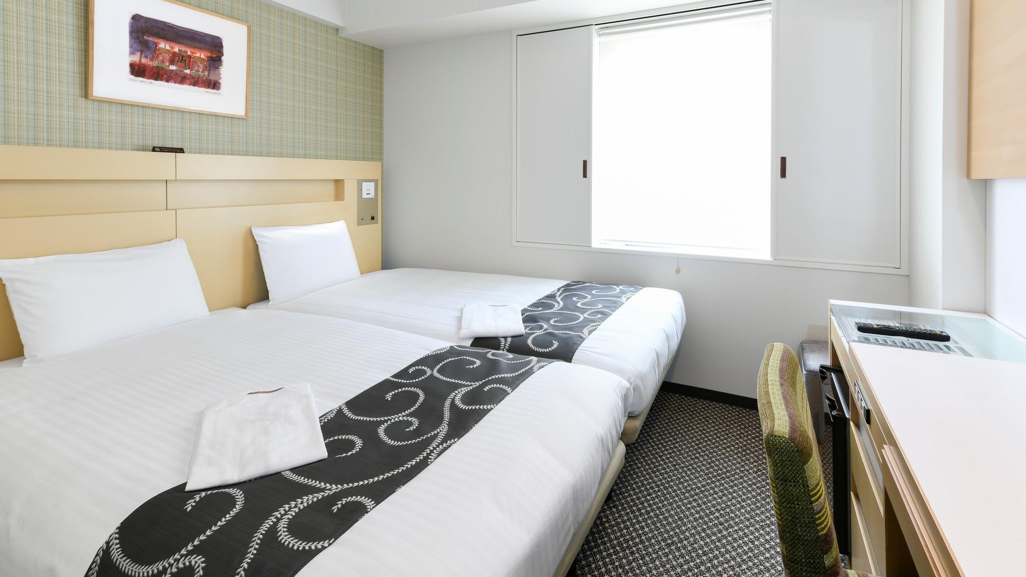 Hollywood, Single, Twin Beds
