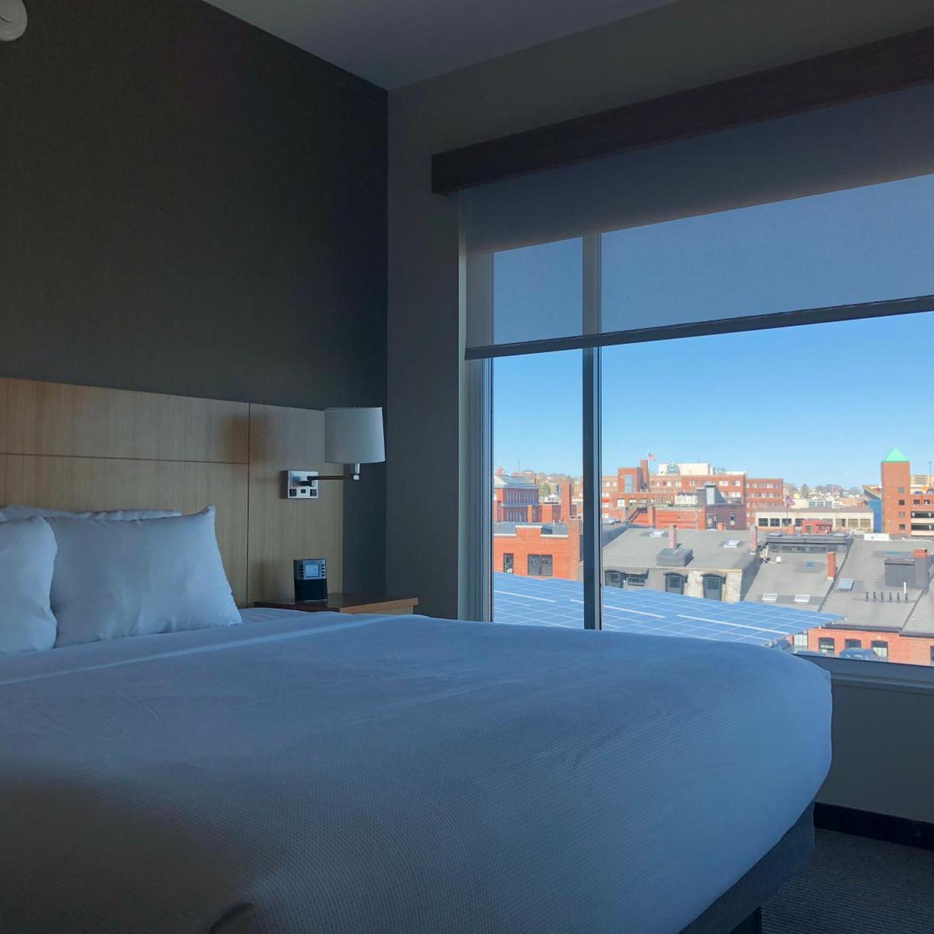 1 Bedroom, Suite, King Bed, Harbour View, Balcony, Accessible