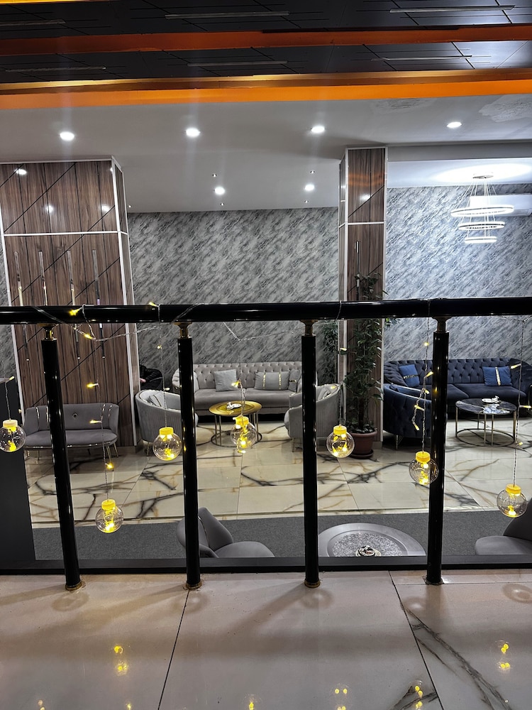 Comfort Suites Hotel 26/50