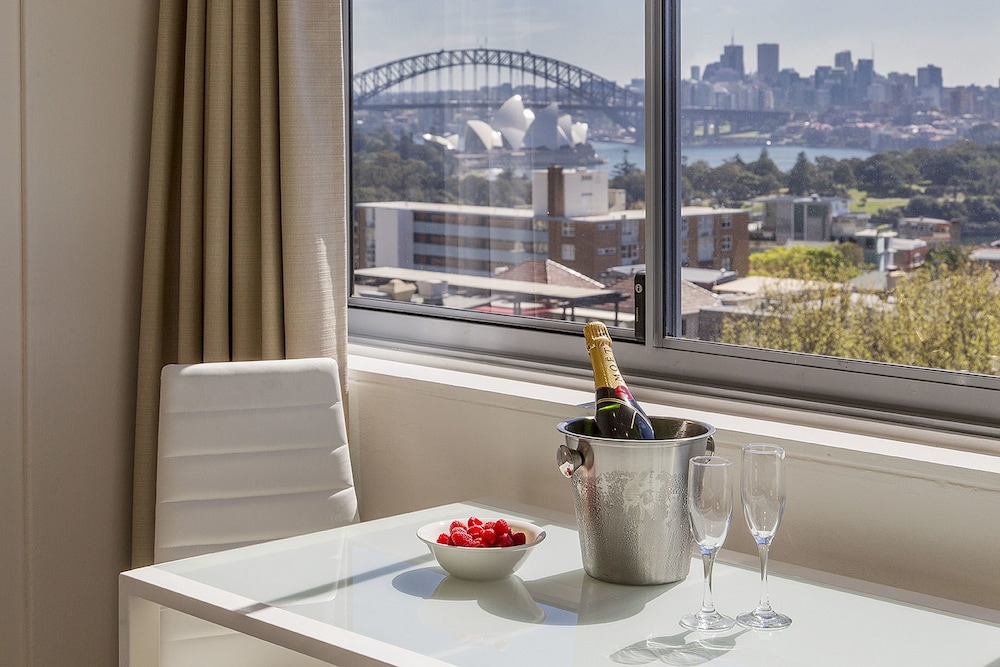 Macleay Hotel 39/46