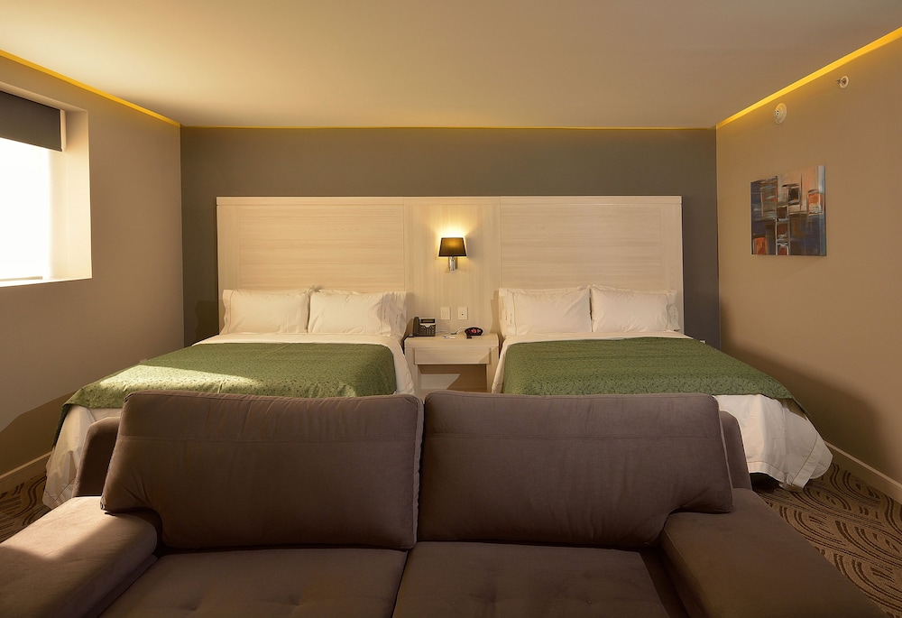 Holiday Inn Express Pachuca 24/57