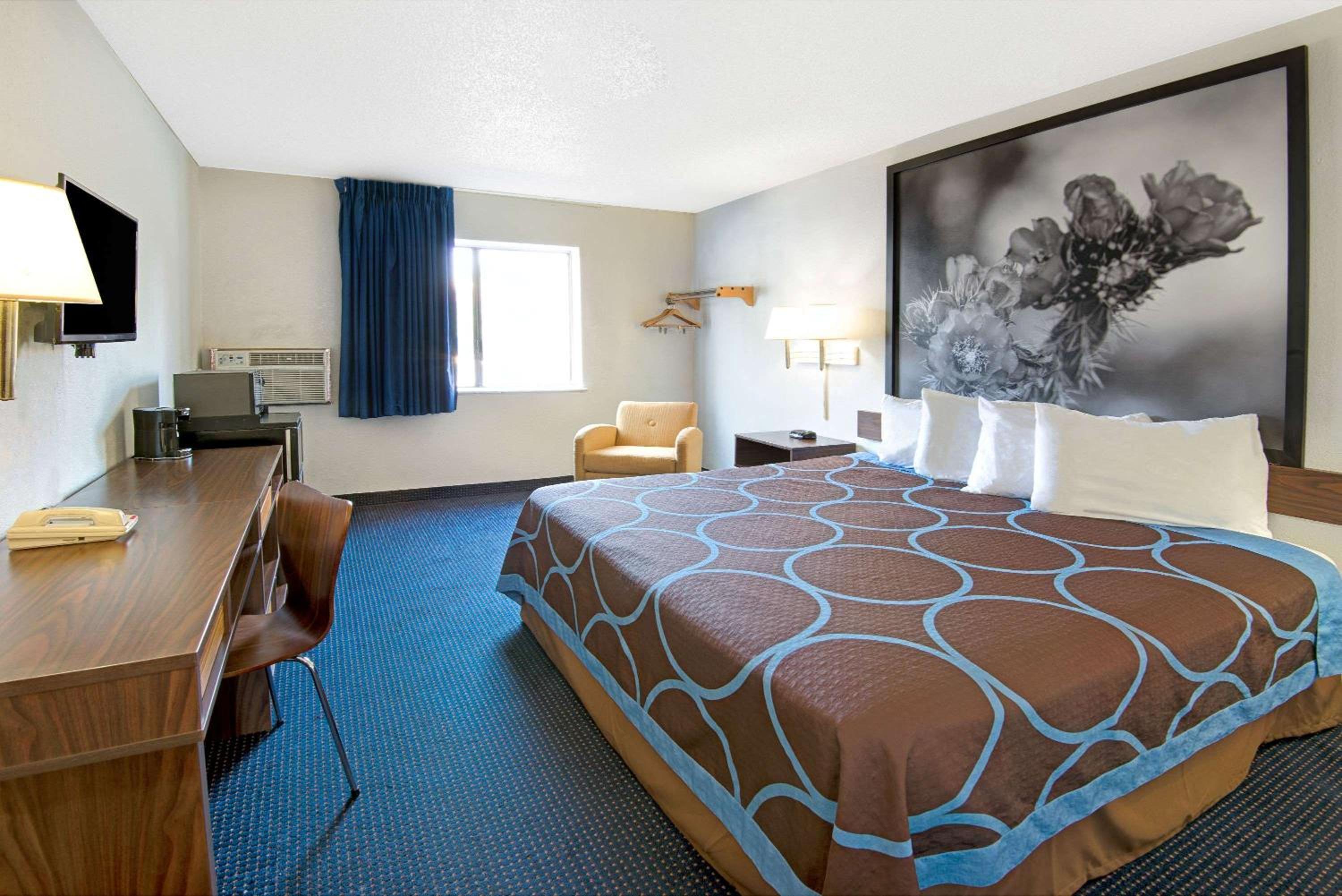 Super 8 by Wyndham Las Cruces University Area 15/21