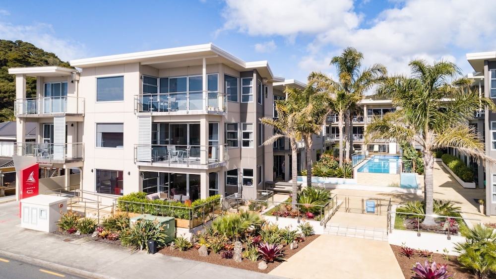 Edgewater Palms Apartments 2/74