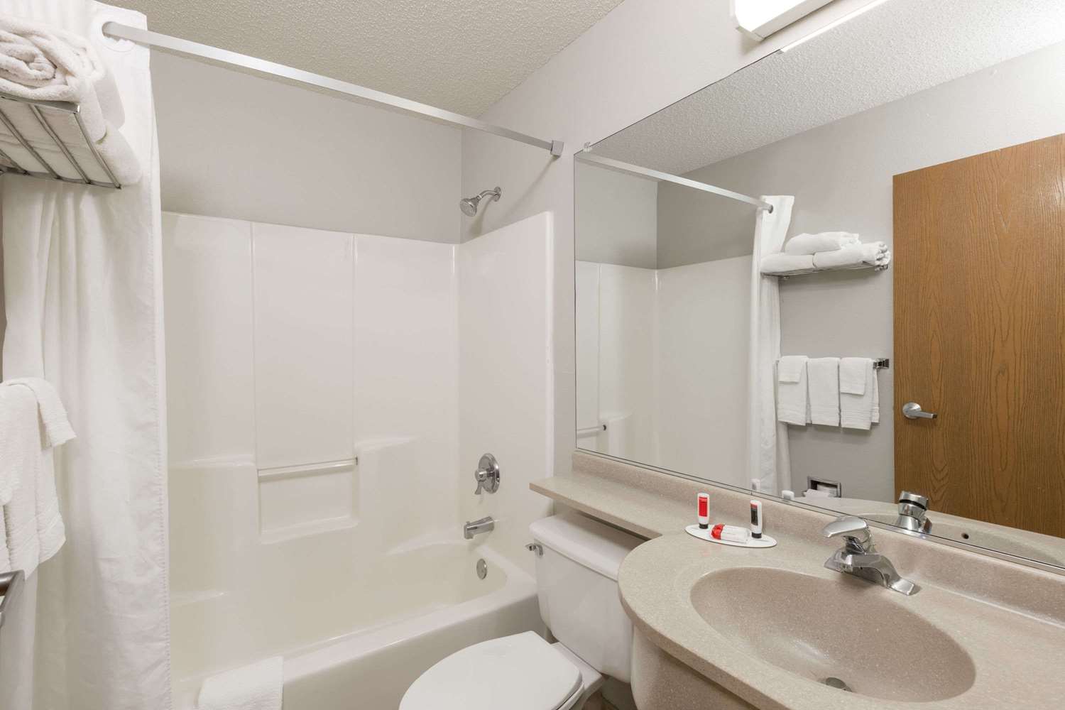 Microtel Inn Suites By Wyndham Sioux Falls 39/40
