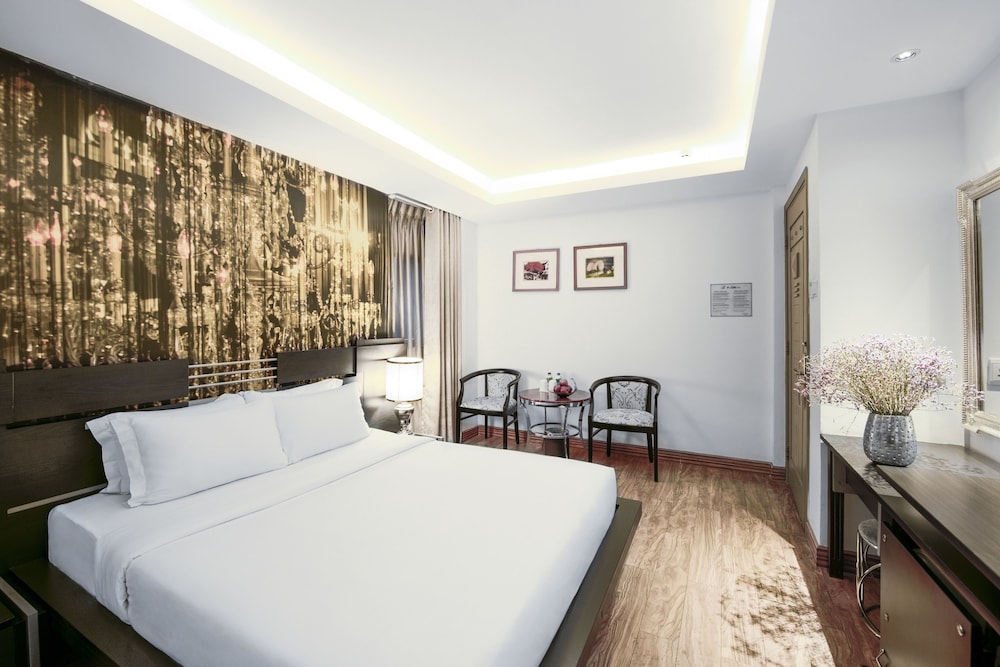 A&EM Corp - The Petit Hotel 5/37