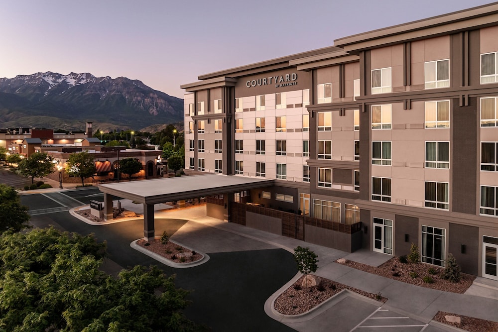 Courtyard by Marriott Orem University Place 2/38