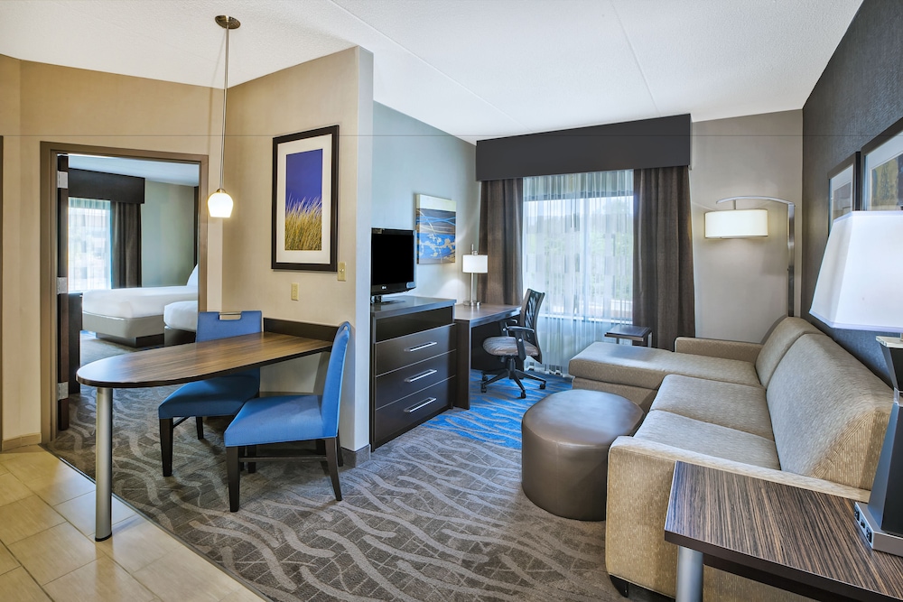 Holiday Inn Express & Suites Dayton South - I-675 30/48