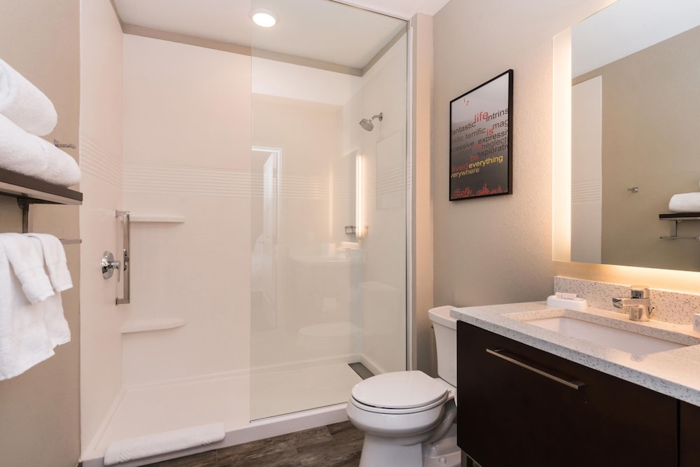 جناح استوديو ركني بسريرين كوين لذوي الإعاقة، TownePlace Suites by Marriott Irvine Lake Forest 2/3