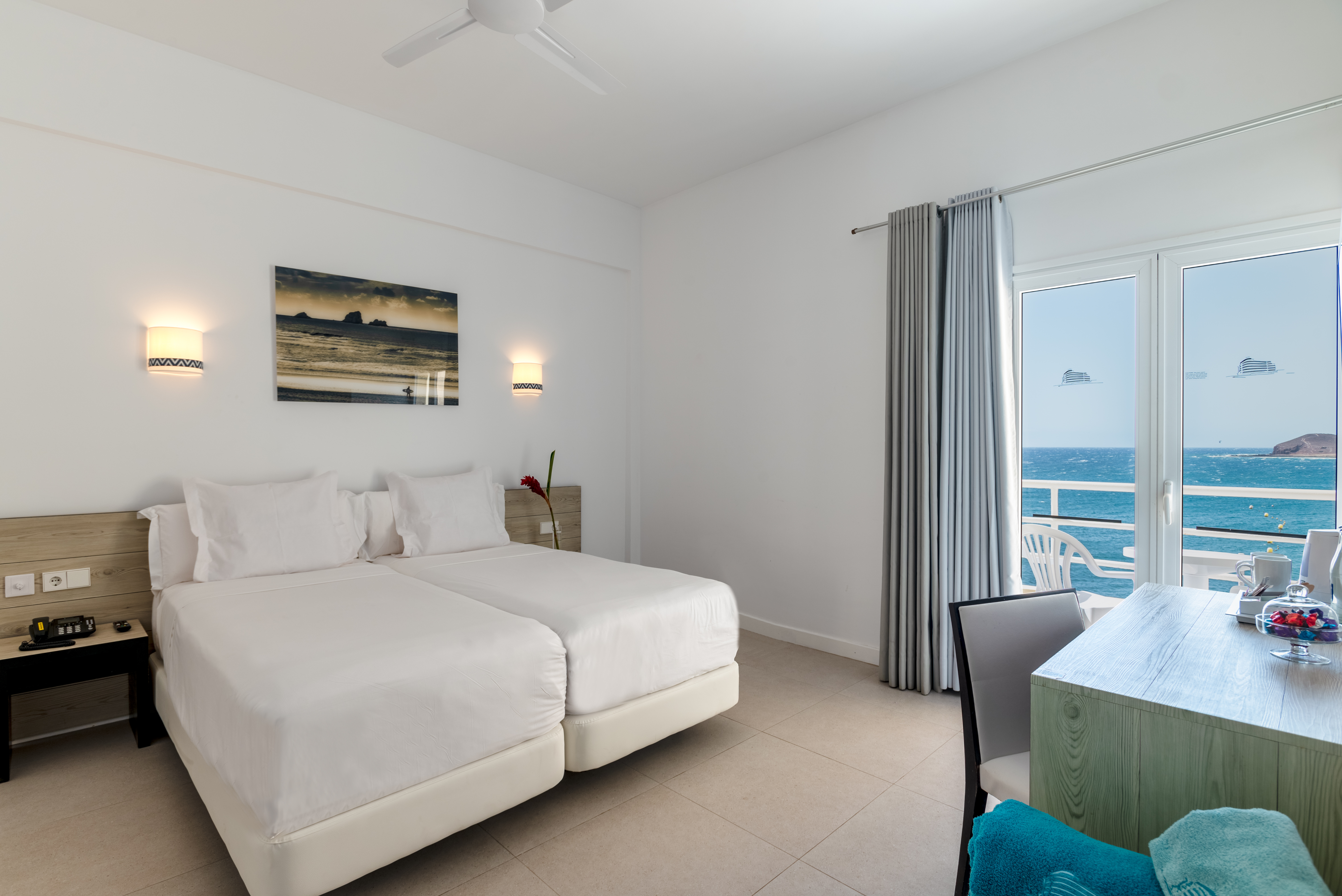 ROOM, TRIPLE, SEA VIEW, BALCONY