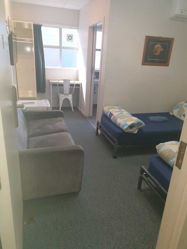 Backpackers Central Hamilton 15/34