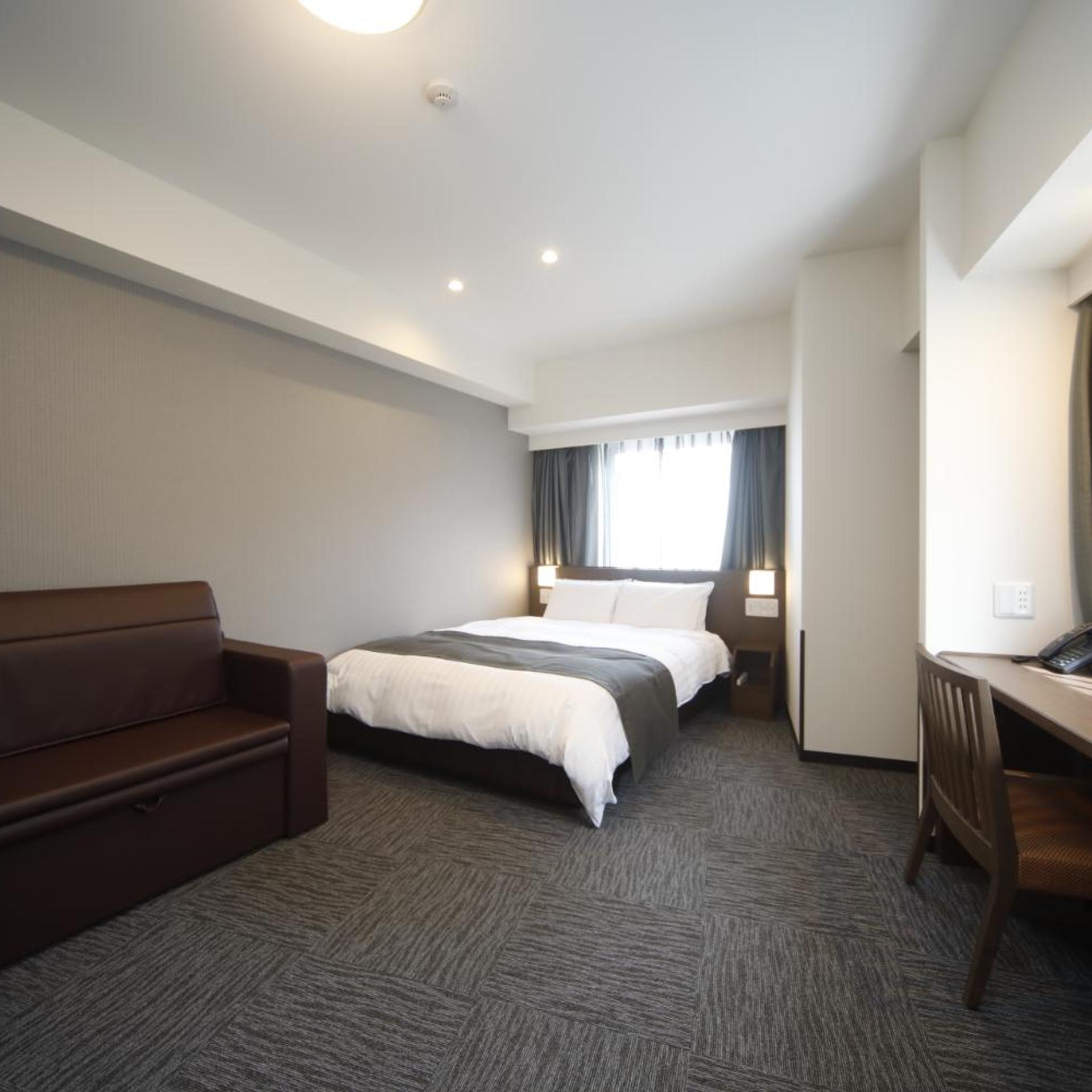 Room, Queen Bed, Sofa