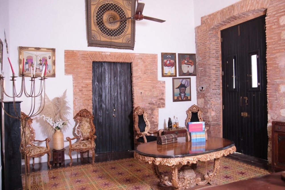 Hotel Dona Elvira 62/70