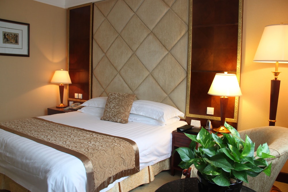 New Century Hotel Taizhou 6/15