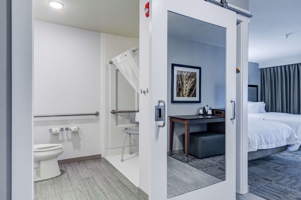 Hampton Inn Salina 18/46