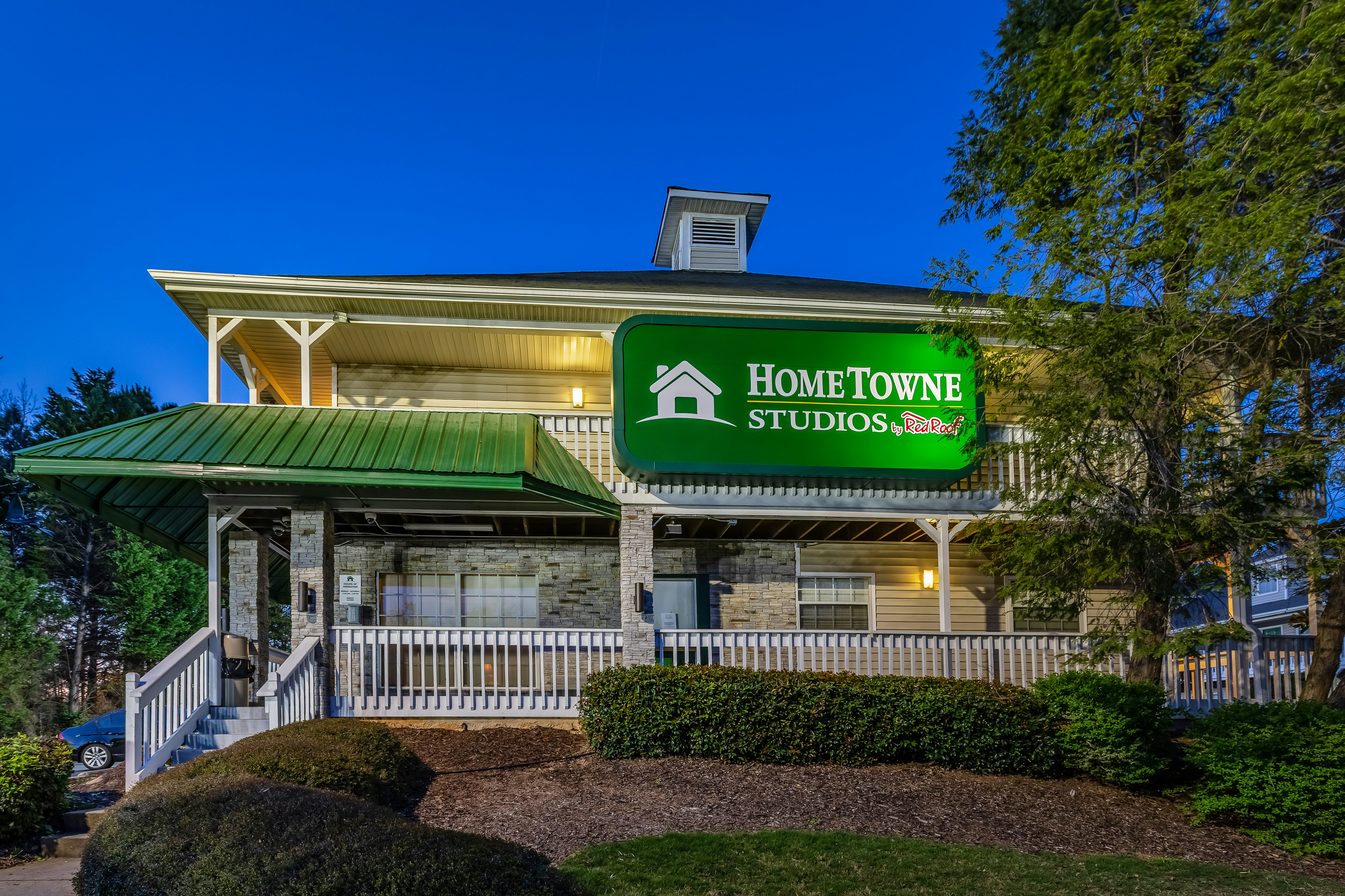 HomeTowne Studios by Red Roof Atlanta NE - Norcross South 1/12