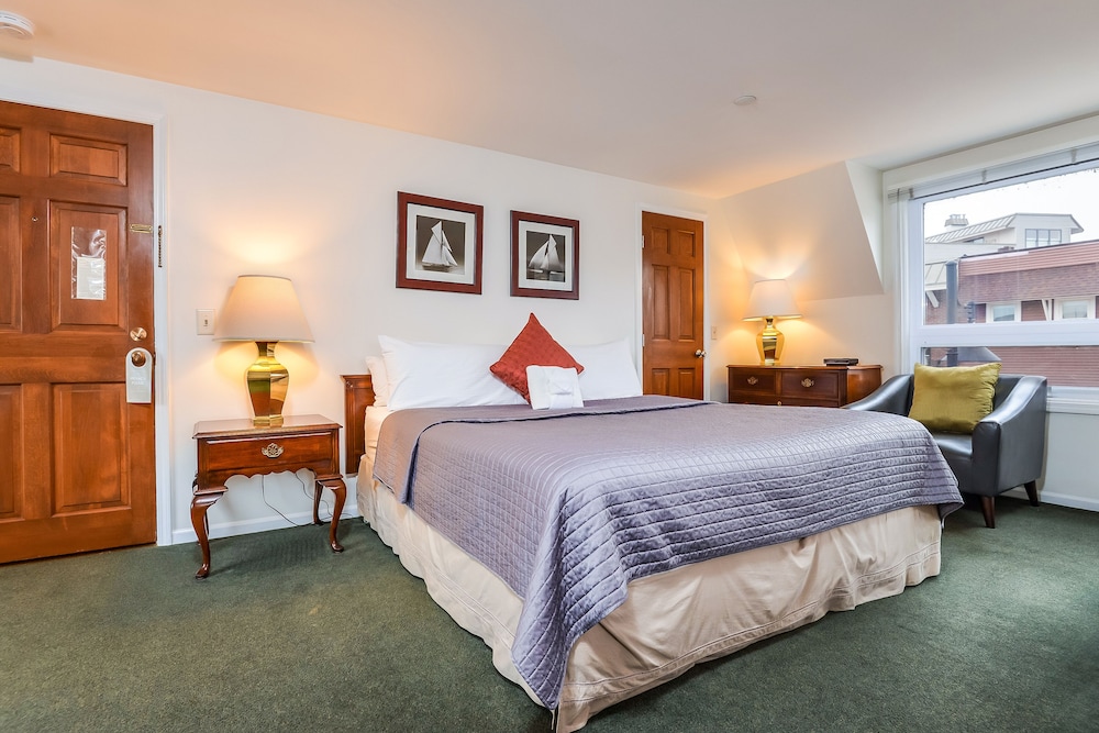 Old Harbor Inn 14/50