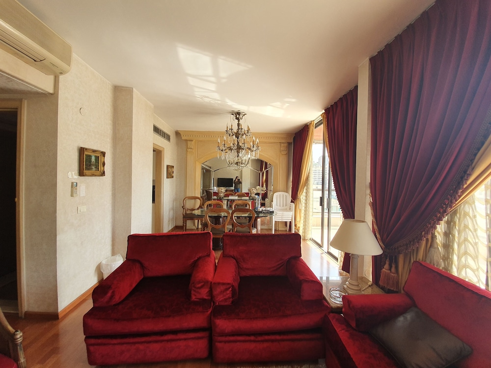 Holiday Home Suites 35/48