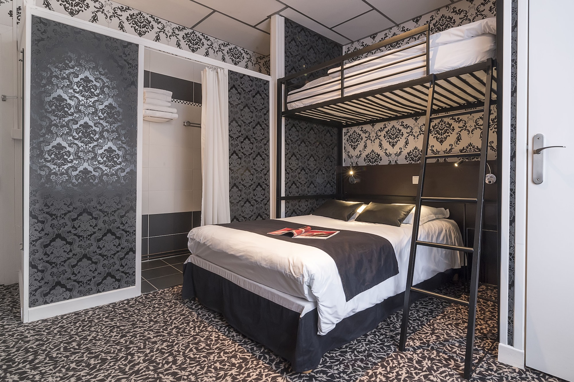 ROOM, TRIPLE