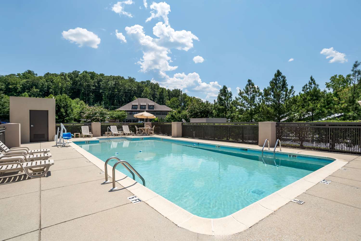 Best Western Plus Oak Mountain Inn 28/29