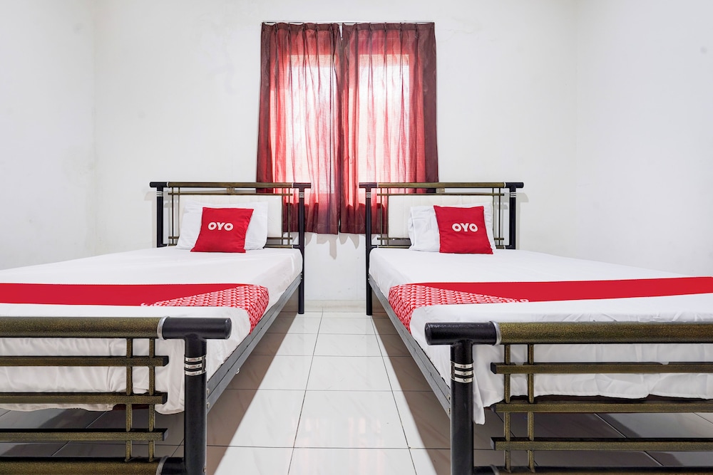 Hotel O Rappocini Near Rsia Paramount 32/45