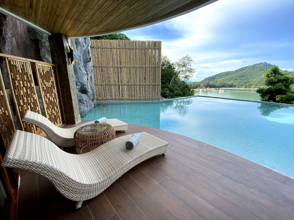 Sinae Phuket Luxury Hotel 37/78