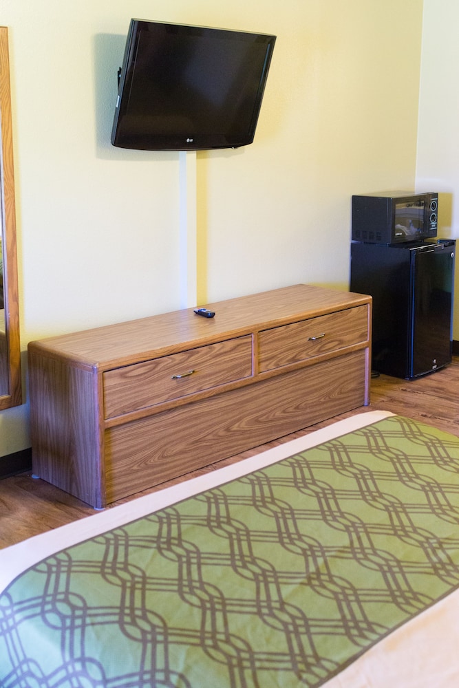 Econo Lodge Pryor 11/58